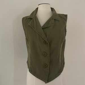 Kika Paprika green vest . Size 2 (runs  on the larger side)